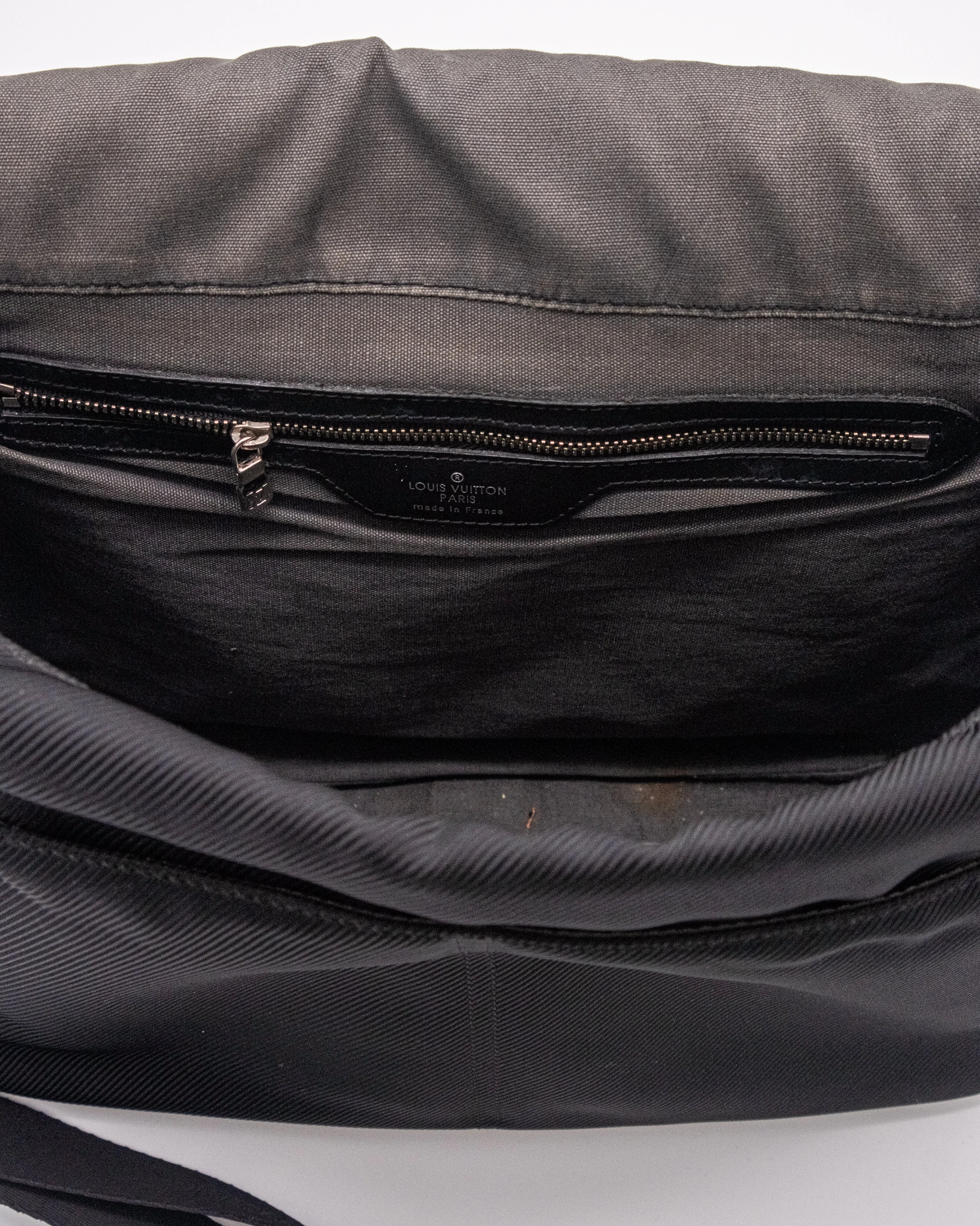 Louis Vuitton Messenger Bag