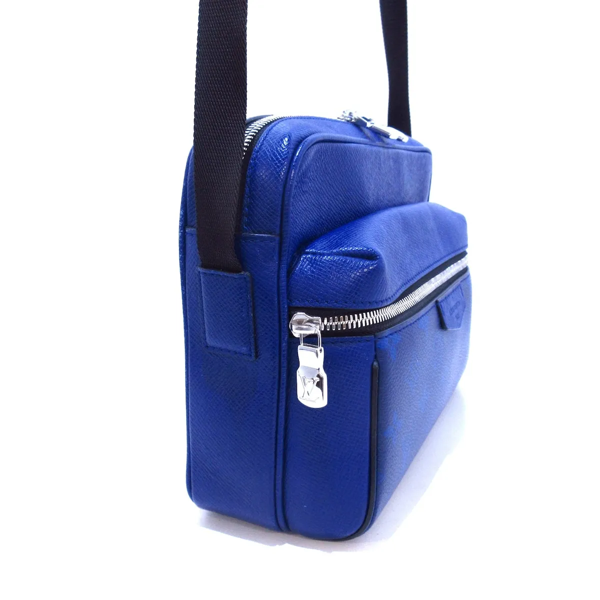 Louis Vuitton Messenger Outdoor  Leather Shoulder Bag ()
