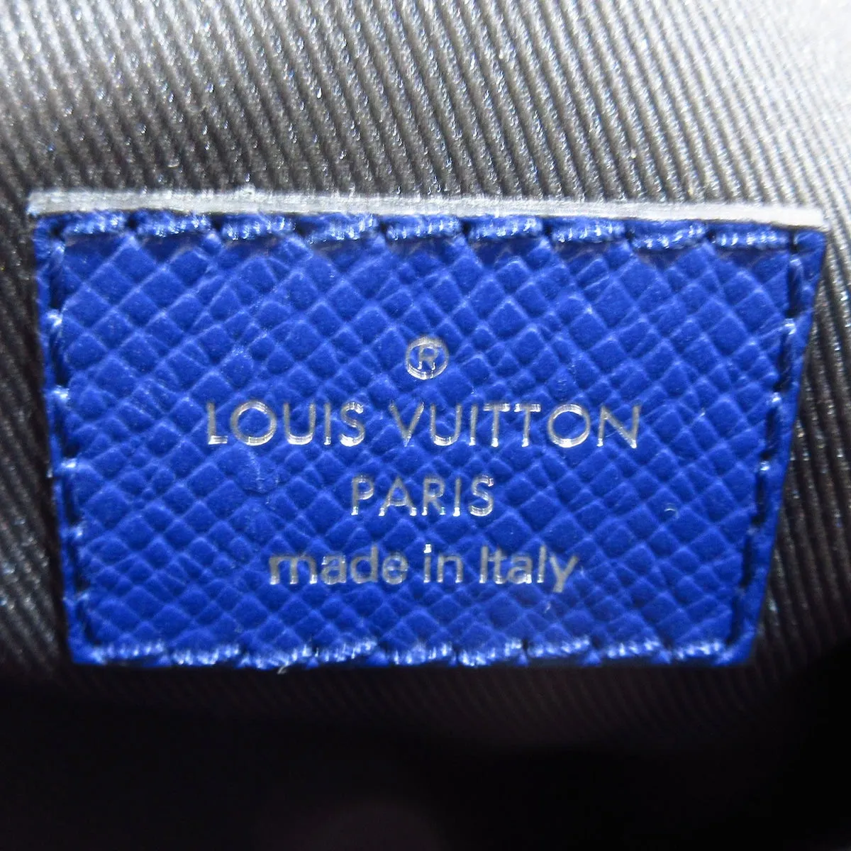 Louis Vuitton Messenger Outdoor  Leather Shoulder Bag ()