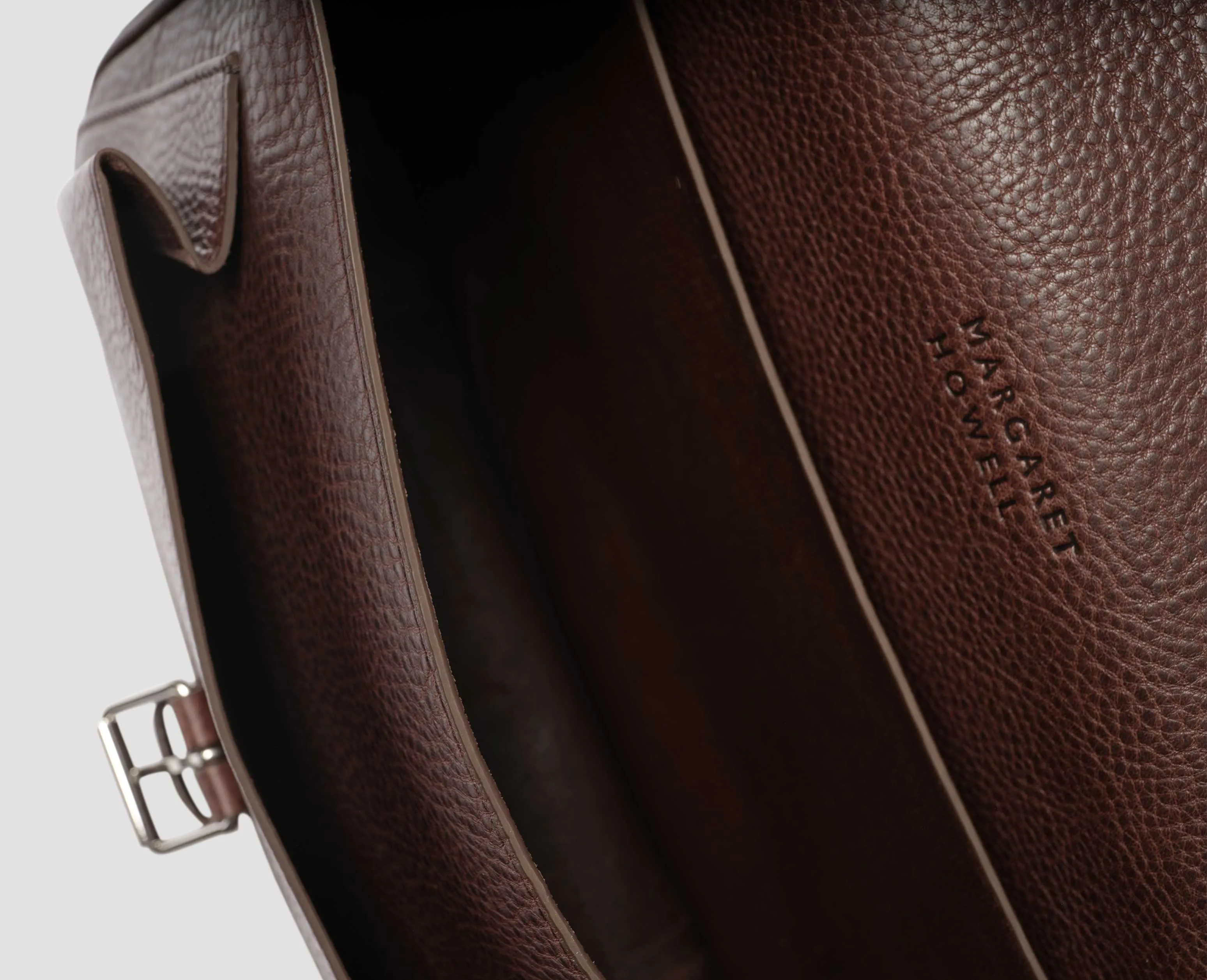 PLEAT POCKET SATCHEL | FINE GRAIN LEATHER  | BROWN