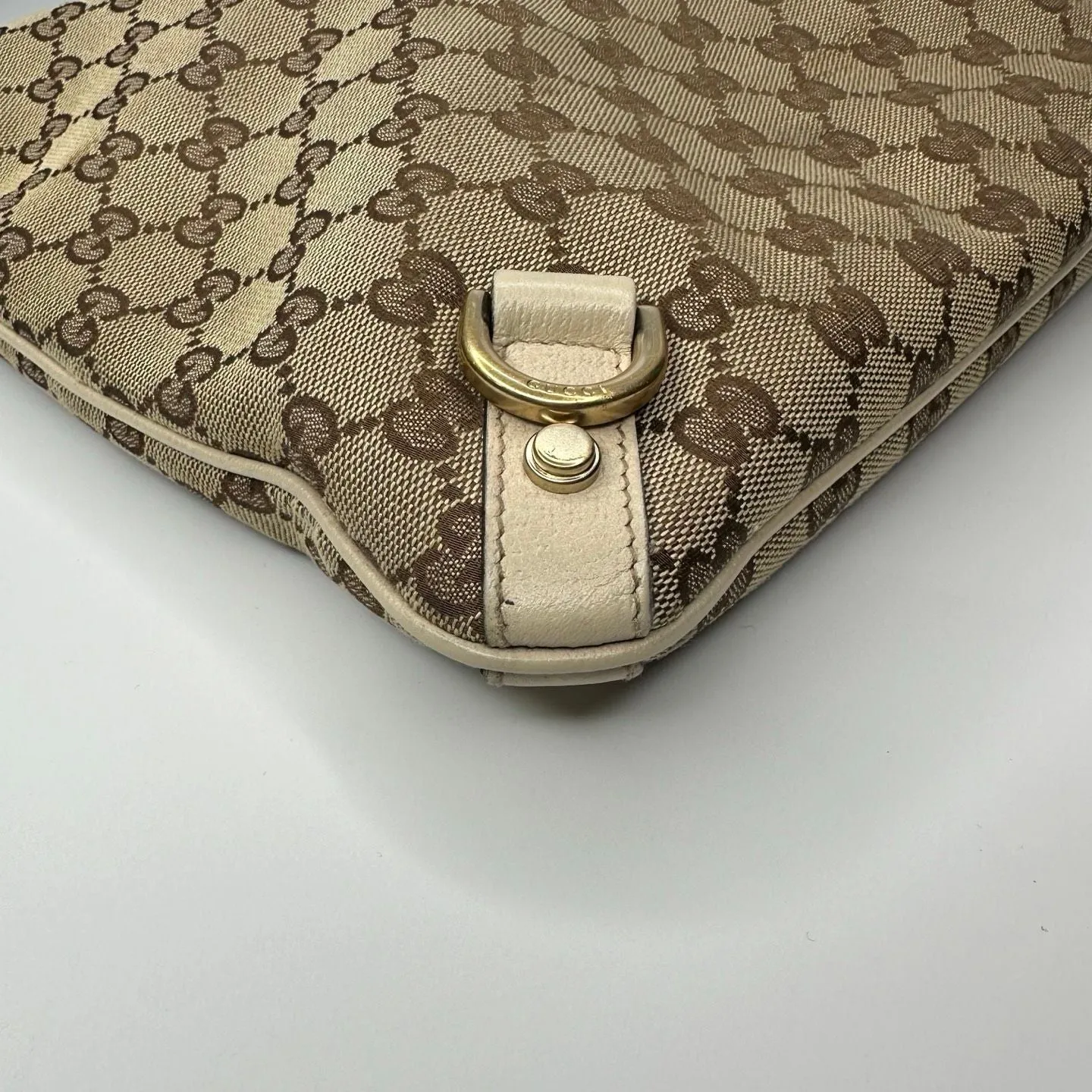 Preloved GUCCI Monogram Abbey Messenger Bag -NG102763