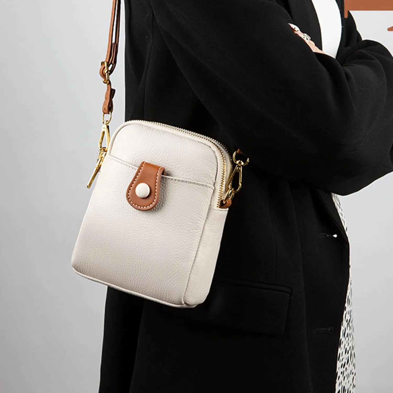 Purses for Women Crossbody Anti Theft Lightweight Quilted Leather Handbags for Women Travel Bag with Zipper(White)