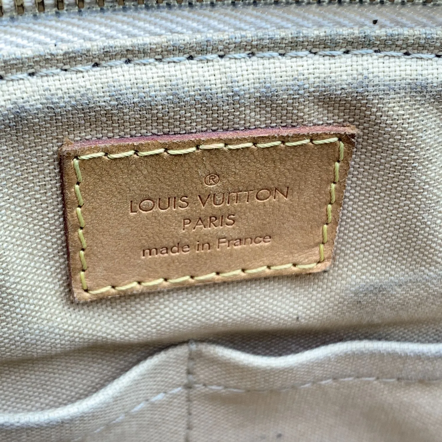 Trendy Inspired Louis Vuitton Damier Azur Canvas Siracusa Pm Shoulder Bag